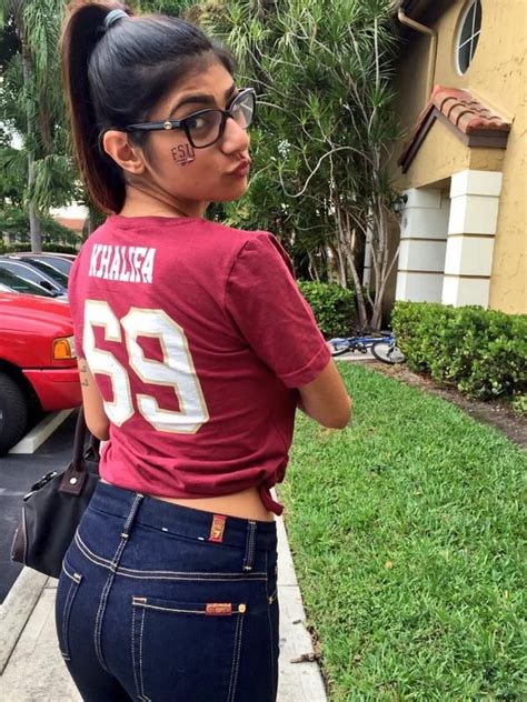 mia khalifa showing boobs Search